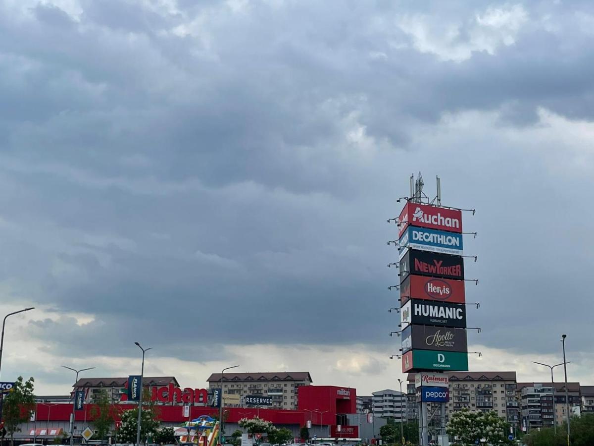 Militari Comfort Apartment Roşu エクステリア 写真