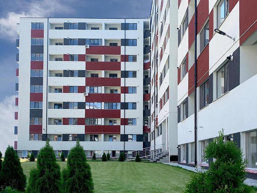 Militari Comfort Apartment Roşu エクステリア 写真